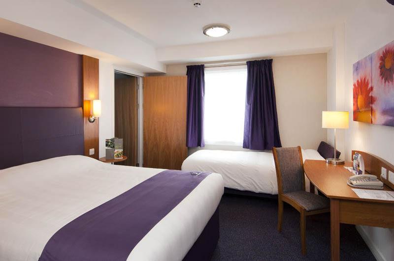 Premier Inn Kilmarnock Exterior photo
